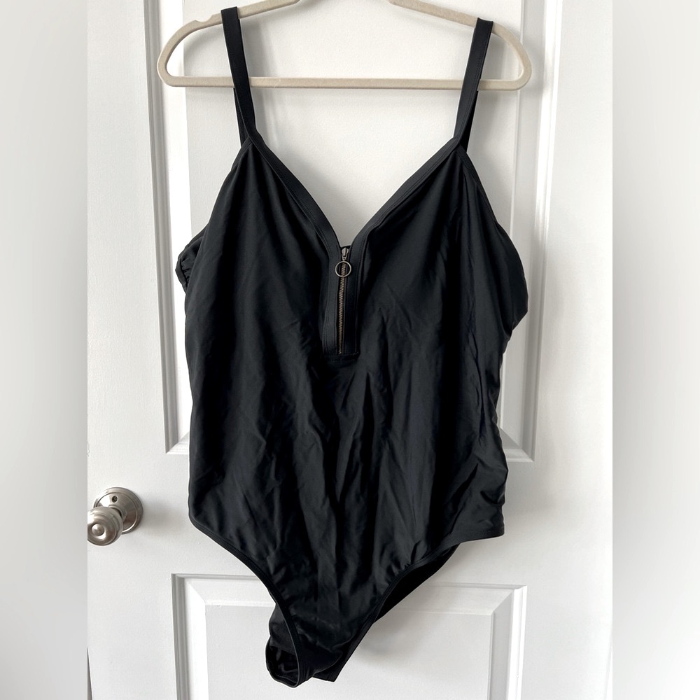 Mynah Plus Size One Piece Zipper Swimsuit | Black | 20W